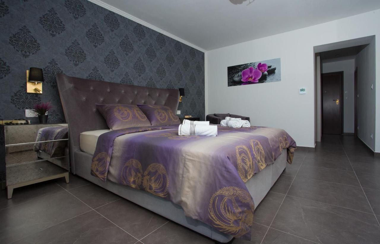 Azzurro Luxury Rooms Traù Esterno foto